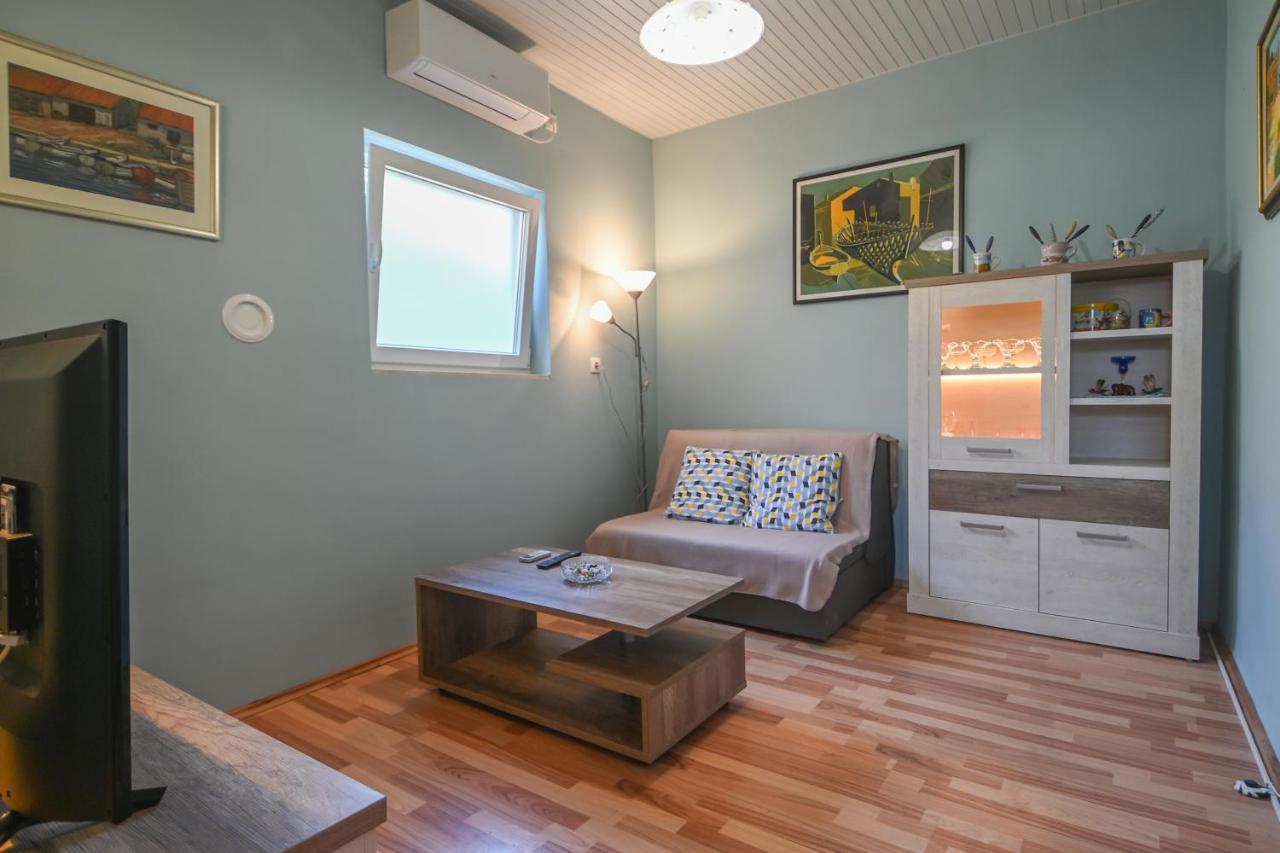 מאלי לוסיניי Apartment Zelina מראה חיצוני תמונה